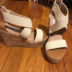 Never Worn Steve Madden Wedge size 6